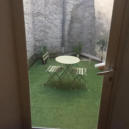 Victor Hugo Confort Et Sa Pizza Offerte Aurillac Exterior foto